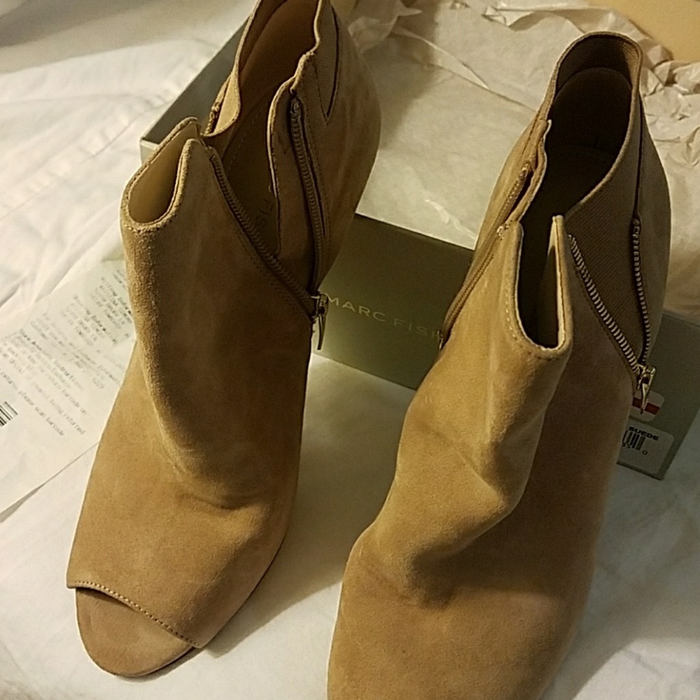 Shoes - Picture 4 of 5